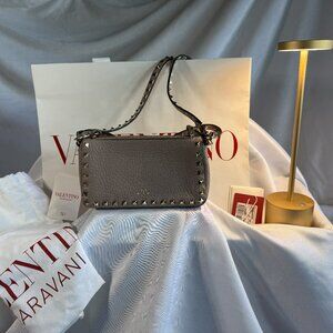 Valentino Garavani Rockstud Small Crossbody Bag – Blush Grainy Calfskin